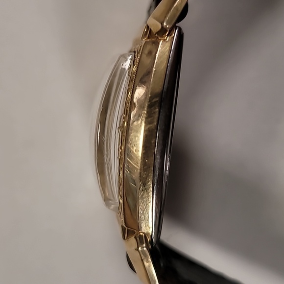 VINTAGE BULOVA CALIBER 10BT MENS MANUAL WIND WRIST WATCH RUNS GOOD 1952 - Picture 5 of 6